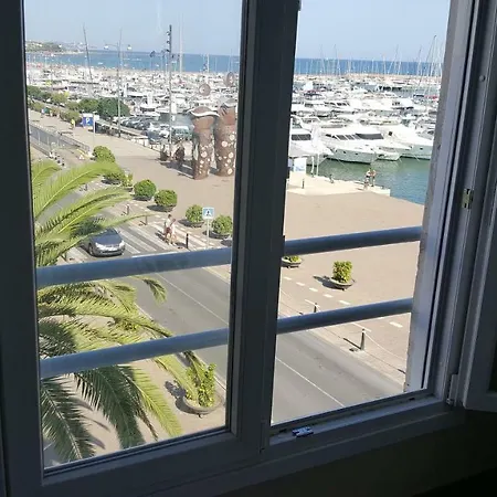 Marina Port 坎布里尔斯